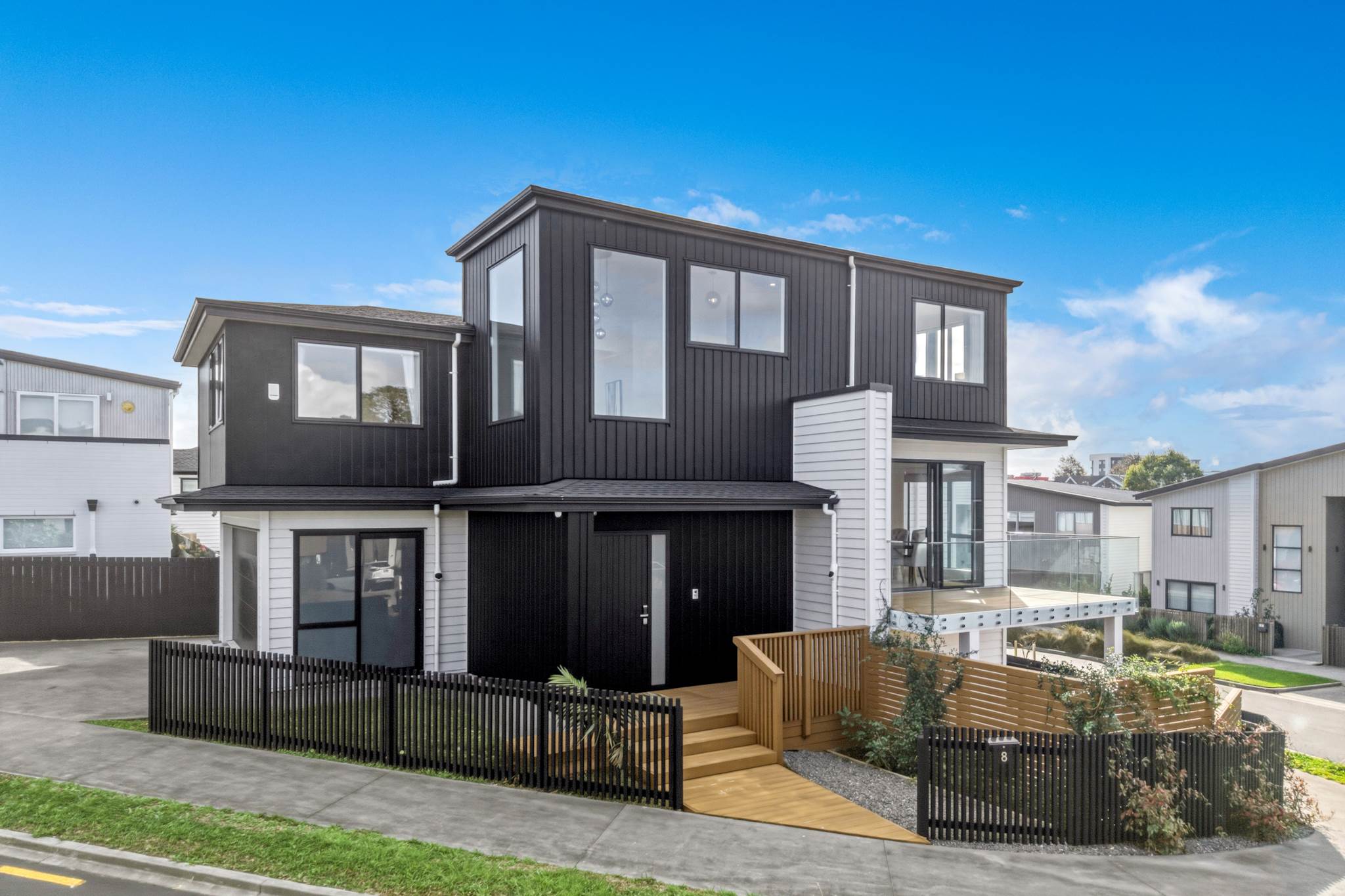 Hobsonville 6Zimmer Modern Coastal Living Meets Everyday Convenience