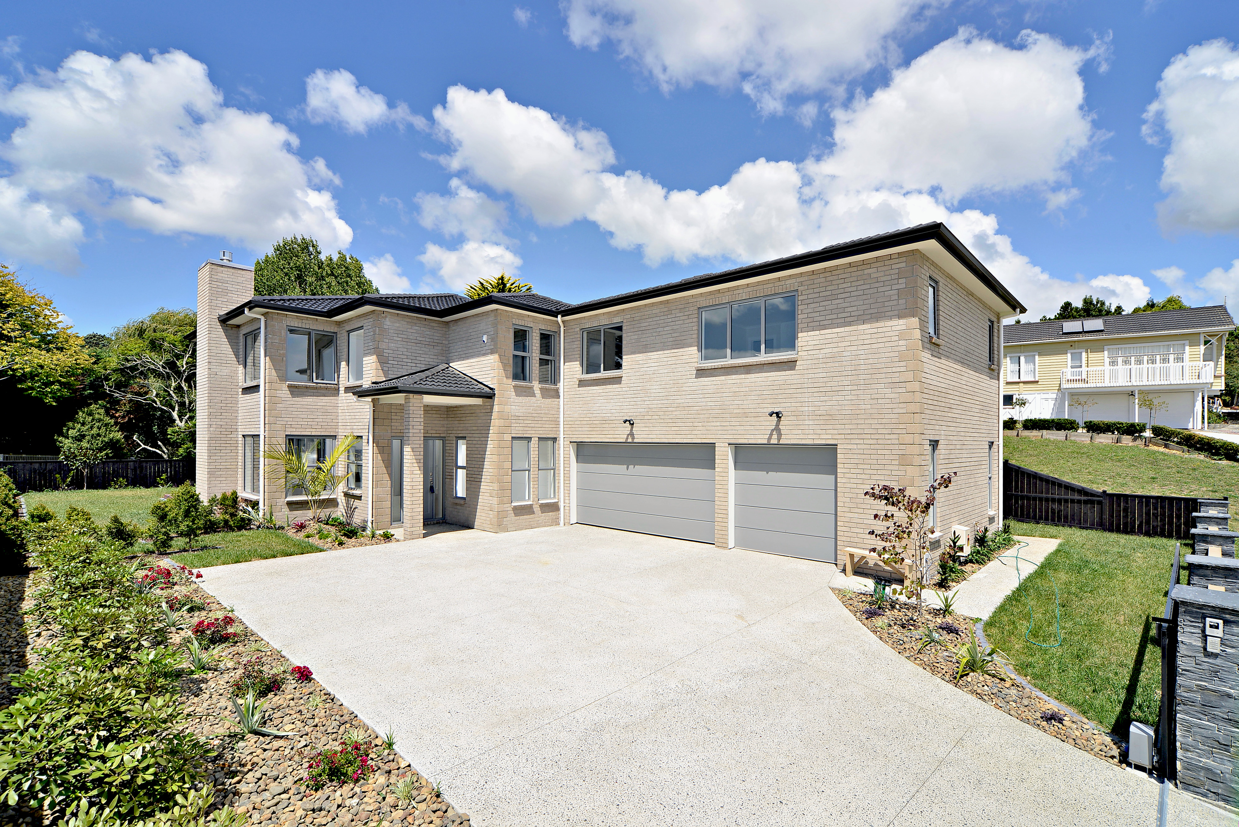 Sold 57E Point View Drive, Dannemora Jun 2014 | Barfoot & Thompson