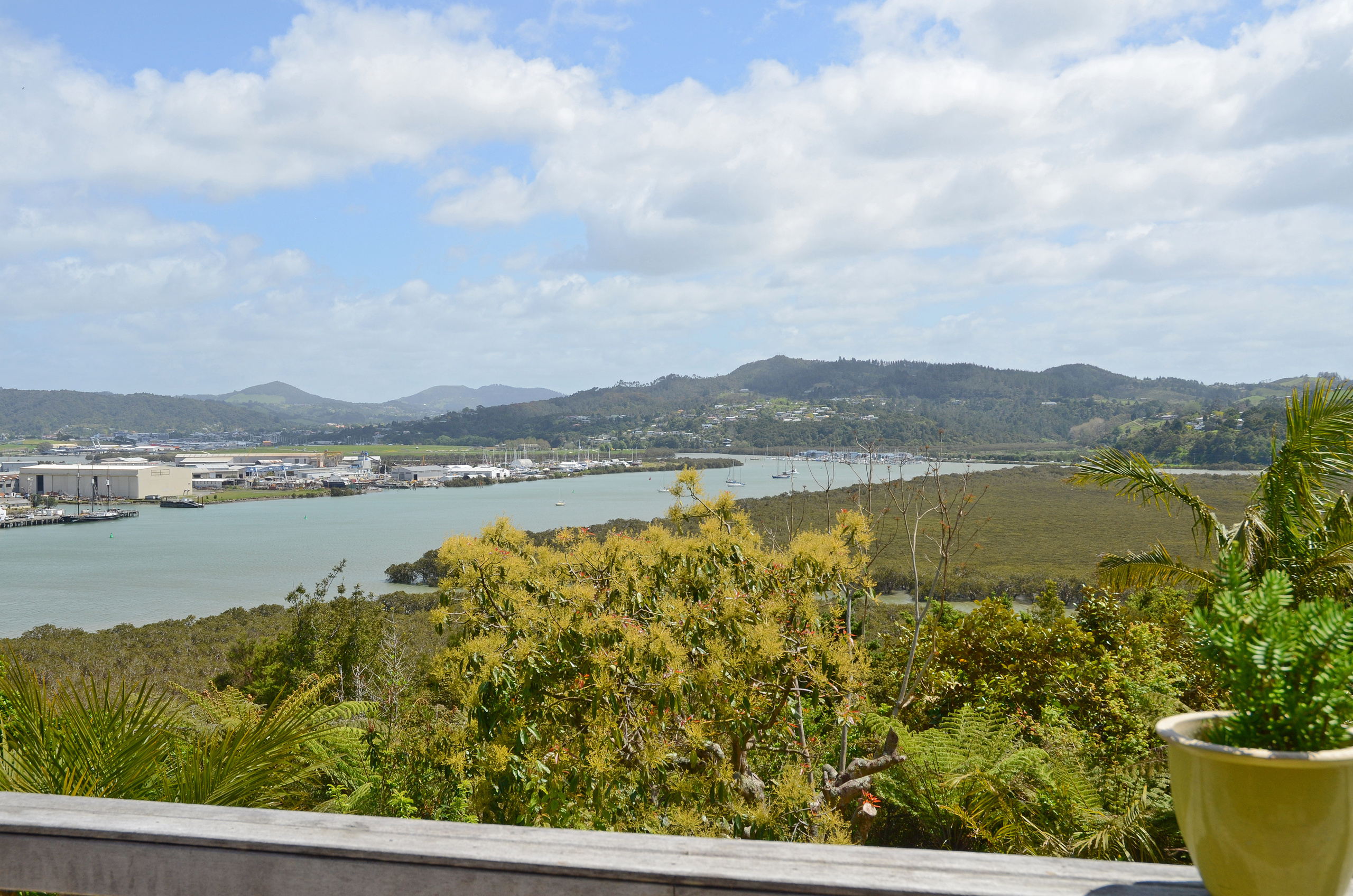 Sold 62 George Point Road, Onerahi Mar 2015 | Barfoot & Thompson