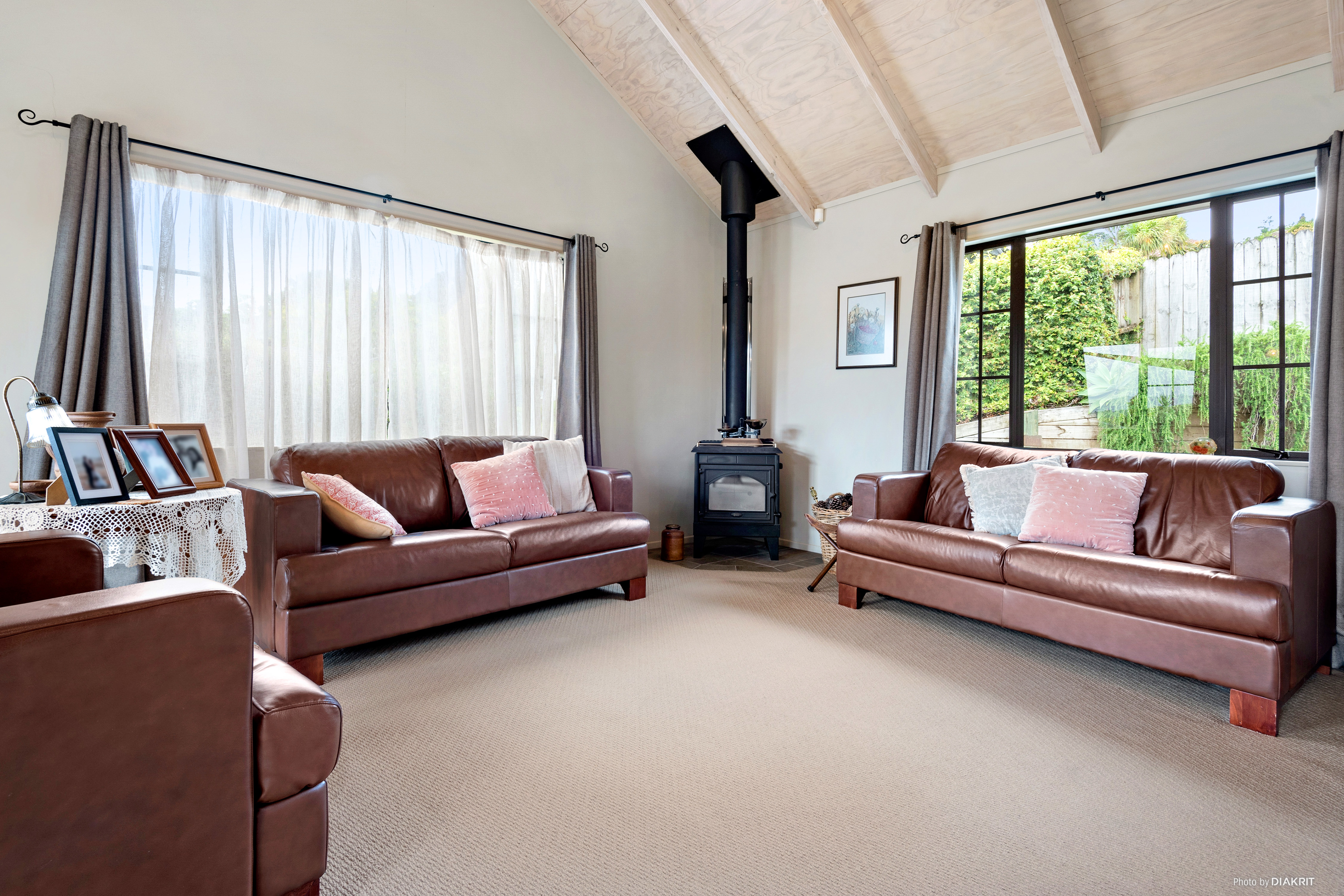 Titirangi, Sleek, Stylish, Sunny, Property ID: 803560 | Barfoot & Thompson