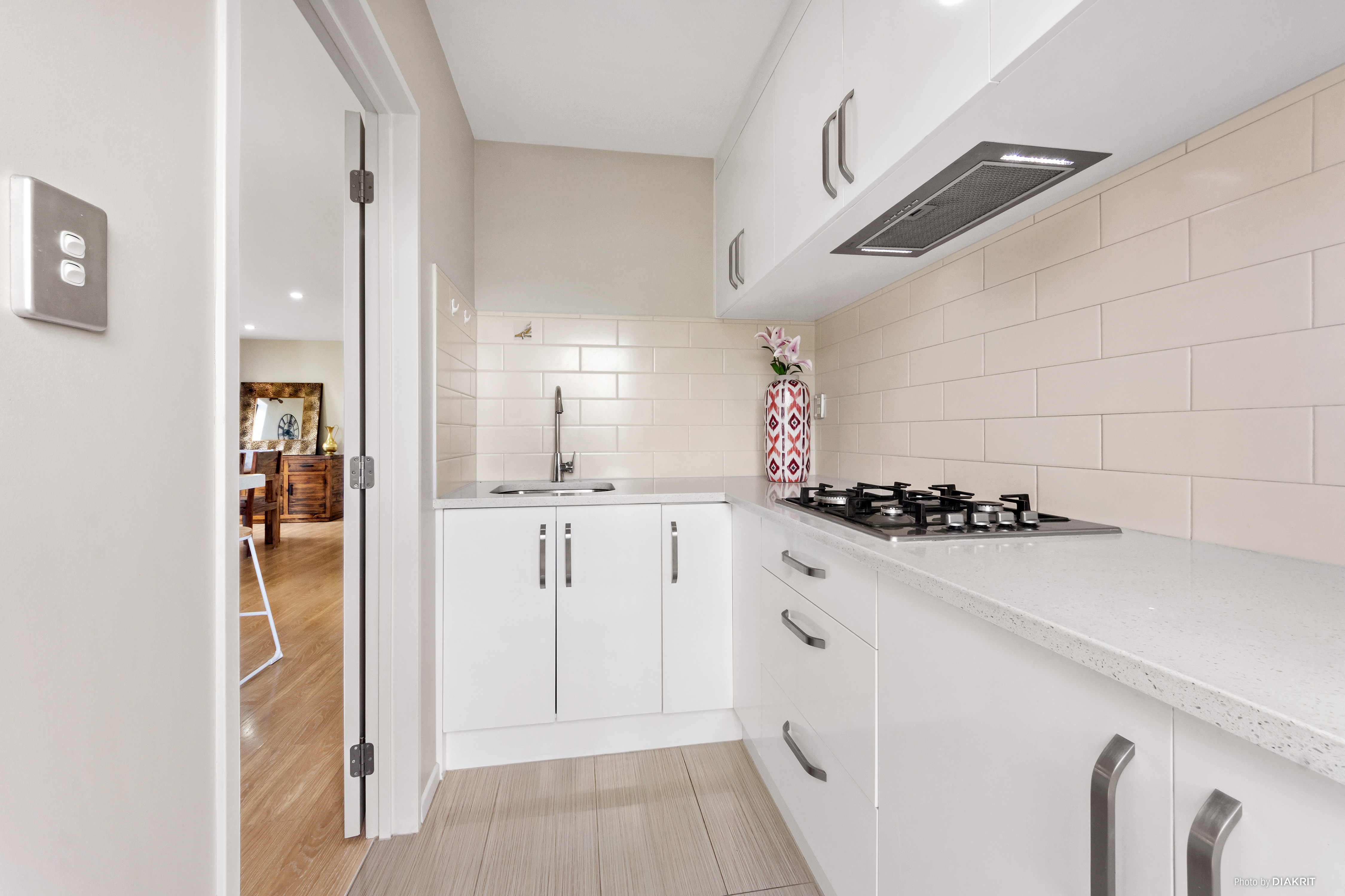 New Lynn, As New With Own Driveway, Property ID: 805178 | Barfoot & Thompson