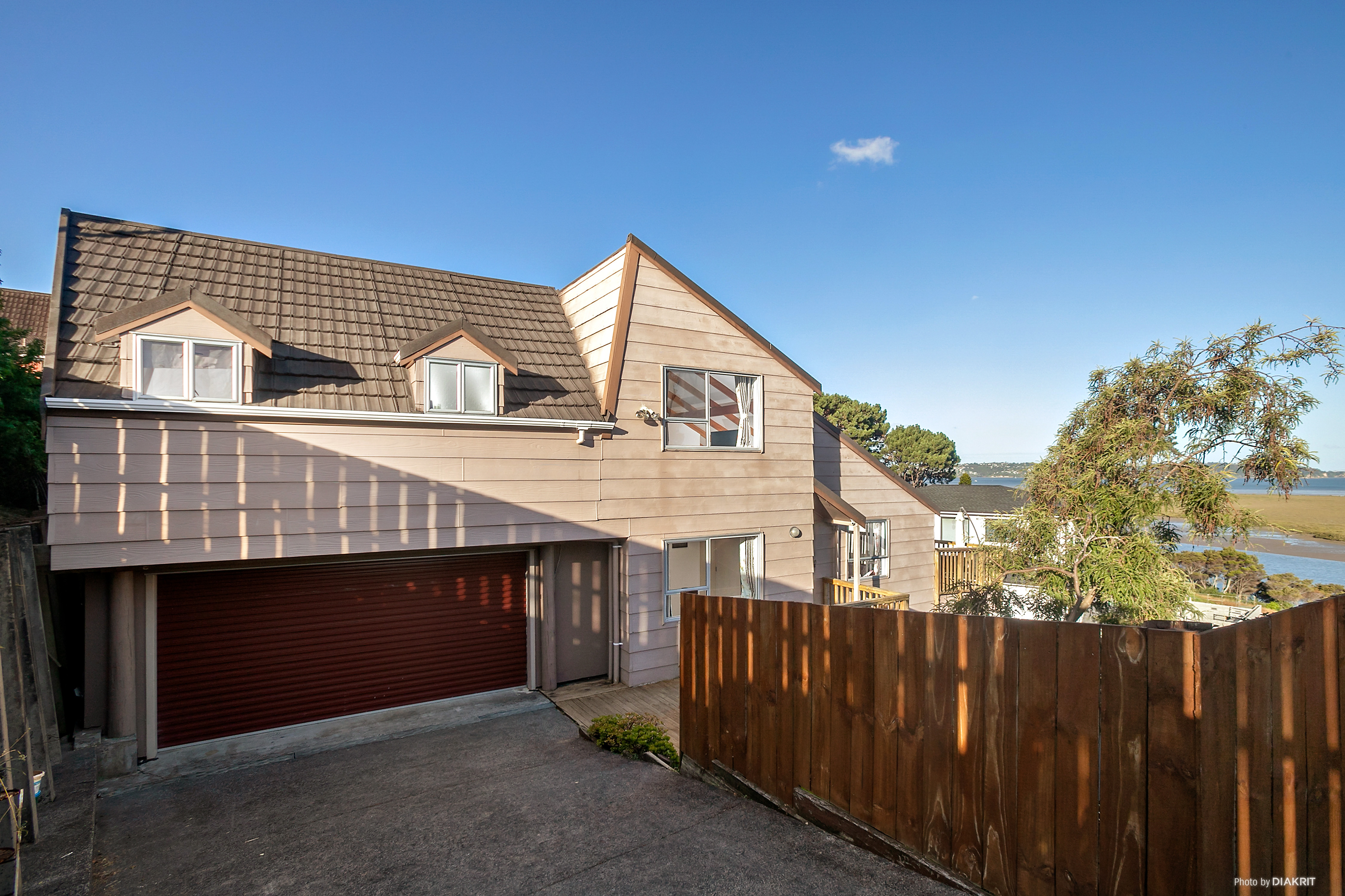 West Harbour, Home &amp; Income - Spectacular Views - Development Potential, Property ID: 804948 | Barfoot & Thompson