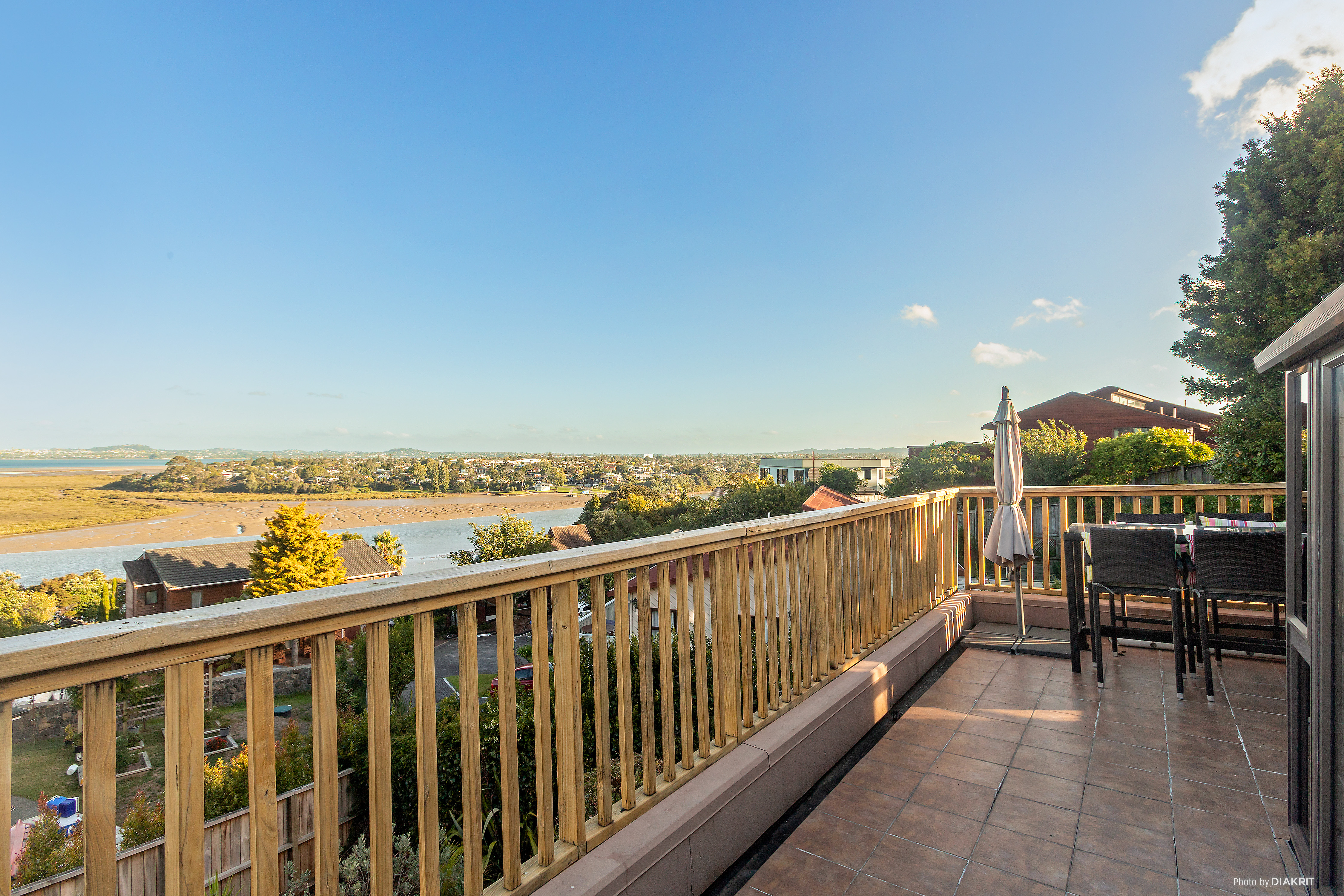 West Harbour, Home &amp; Income - Spectacular Views - Development Potential, Property ID: 804948 | Barfoot & Thompson