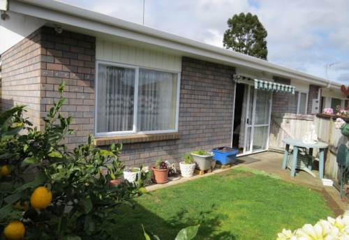 Pukekohe, Tidy and comfortable unit in Central Pukekohe, Property ID: 46001049 | Barfoot & Thompson