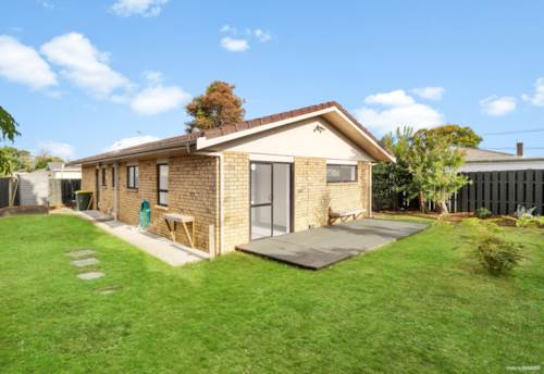 Papakura, Two Bedroom Brick and Tile ready to Move In, Property ID: 827717 | Barfoot & Thompson
