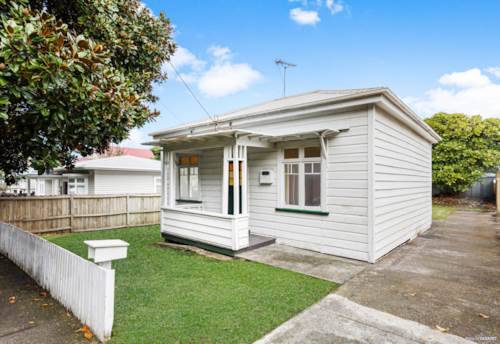 Onehunga, Ready for a Revival!, Property ID: 831178 | Barfoot & Thompson