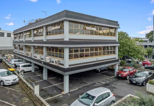 Takapuna, 3 ANZAC ST IS ANOTHER OPPORTUNITY, Property ID: 88091 | Barfoot & Thompson