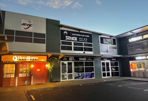 Rosedale, RETAIL SHOWROOM AND OFFICE ON A MAIN ARTERIAL, Property ID: 88163 | Barfoot & Thompson