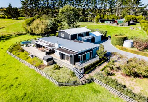Kingseat, Unrivalled Lifestyle - 4.7 Ha - 5 bedroom Exclusive Home., Property ID: 832805 | Barfoot & Thompson