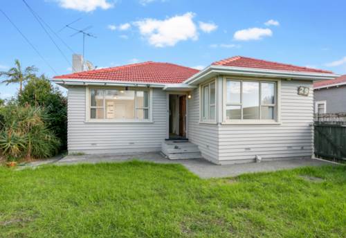 Ellerslie, Super-spacious -with double lock- up garage, Property ID: 30001892 | Barfoot & Thompson