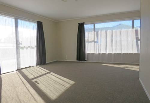 Pukekohe, Pukekohe Family Home - Churchill St , Property ID: 20002005 | Barfoot & Thompson