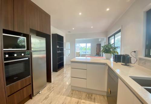 Mt Wellington, LOOK AT ALL THIS SPACE!, Property ID: 11013110 | Barfoot & Thompson