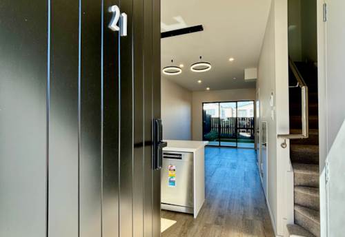 Flat Bush, Newly 2 bedrooms plus 1 study room Townhouse, Property ID: 11014326 | Barfoot & Thompson