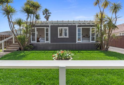 Belmont, Cozy home with City Skyline, Property ID: 914073 | Barfoot & Thompson