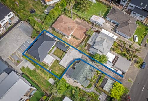 Glen Innes, Deadline Brought forward to 4pm, Tue 3rd Dec, Property ID: 903029 | Barfoot & Thompson