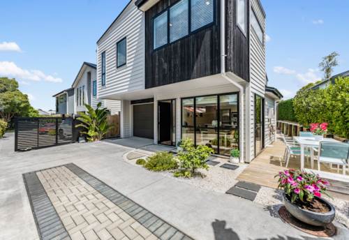 St Johns, Better than New!, Property ID: 901249 | Barfoot & Thompson