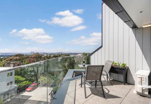 Birkenhead, VENDOR SAYS PRESENT ALL OFFERS OVER $699,000, Property ID: 904851 | Barfoot & Thompson