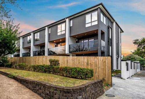 Glen Innes, Brand New Luxury Townhouses on Sloane!!, Property ID: 906051 | Barfoot & Thompson
