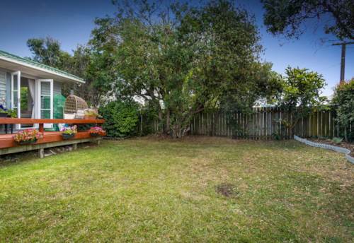 Glen Innes, Price Reduced To Sell Under $1m!!, Property ID: 905337 | Barfoot & Thompson