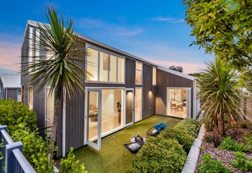 Glen Innes, Deadline sale closing 4pm Thursday 13th March 2025, Property ID: 905234 | Barfoot & Thompson