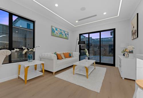 Flat Bush, Stunning and Beautiful 7- Bedrooms Home!, Property ID: 906272 | Barfoot & Thompson