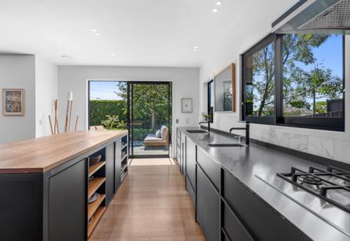 Bayswater, Ticks All The Boxes, Property ID: 907106 | Barfoot & Thompson