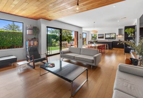 Bayswater, Ticks All The Boxes, Property ID: 907106 | Barfoot & Thompson