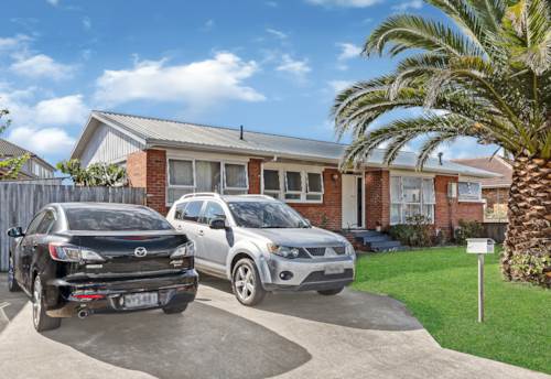 Papatoetoe, FREE STANDING BRICK HOME !, Property ID: 908617 | Barfoot & Thompson