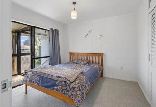 Titirangi, A Solid Gem in the Heart of Titirangi!, Property ID: 908754 | Barfoot & Thompson