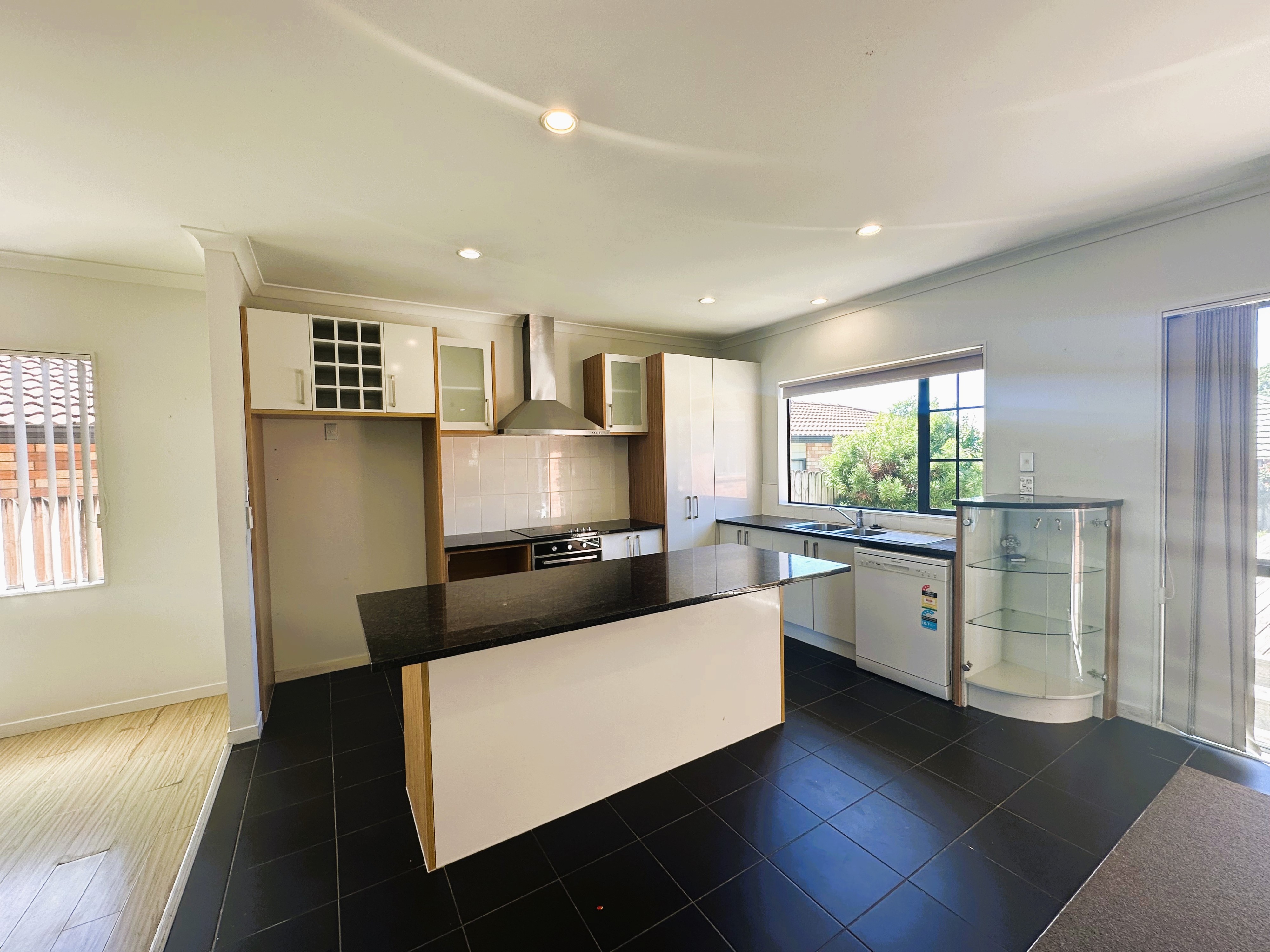Brick & Tile Comfort in a Handy Location 3