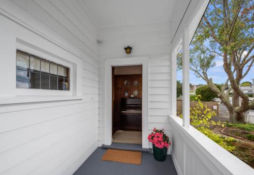 Northcote Point, URGENT, PRE-AUCTION NOW SELLING Monday 7th April, Property ID: 909001 | Barfoot & Thompson