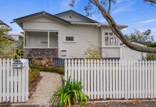 Northcote Point, URGENT, PRE-AUCTION NOW SELLING Monday 7th April, Property ID: 909001 | Barfoot & Thompson