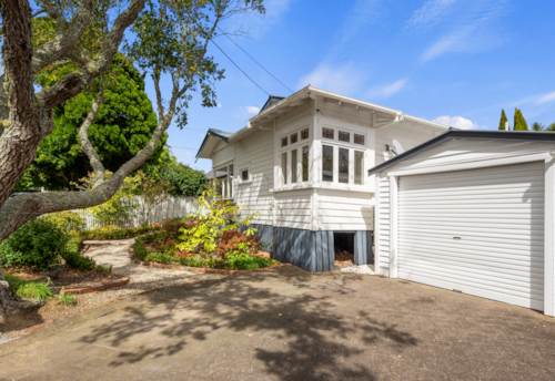 Northcote Point, URGENT, PRE-AUCTION NOW SELLING Monday 7th April, Property ID: 909001 | Barfoot & Thompson