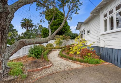 Northcote Point, URGENT, PRE-AUCTION NOW SELLING Monday 7th April, Property ID: 909001 | Barfoot & Thompson