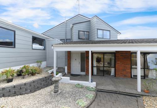 Massey, Ideal Family Home with Stunning Harbour Views, Property ID: 909854 | Barfoot & Thompson