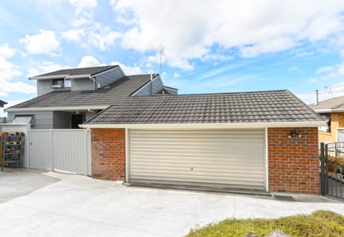 Massey, Ideal Family Home with Stunning Harbour Views, Property ID: 909854 | Barfoot & Thompson