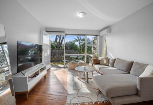 Devonport, NARROW NECK BEACH PAD, Property ID: 910563 | Barfoot & Thompson