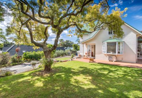 Bayswater, Unique Waterside Landholding & Home!, Property ID: 910627 | Barfoot & Thompson