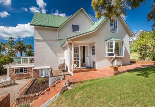 Bayswater, Unique Waterside Landholding & Home!, Property ID: 910627 | Barfoot & Thompson