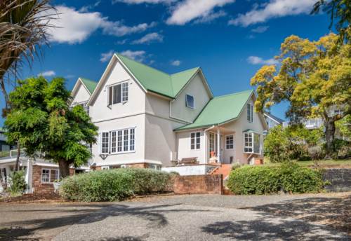 Bayswater, Unique Waterside Landholding & Home!, Property ID: 910627 | Barfoot & Thompson