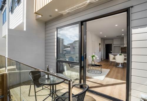 Glen Innes, Entry Level Bargain On Glendowie Border!, Property ID: 915078 | Barfoot & Thompson