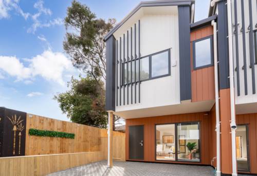 Henderson, Brand New – Bring Any Offer!!!, Property ID: 915463 | Barfoot & Thompson