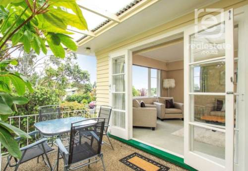 Hillcrest, Prime Opportunity for Developers & Families , Property ID: 911021 | Barfoot & Thompson