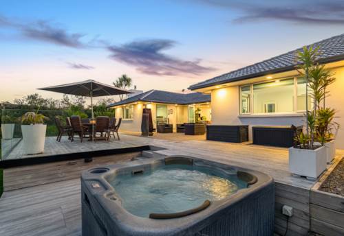 Wainui, BRICK BEAUTY- MOTIVATED VENDOR, Property ID: 908523 | Barfoot & Thompson