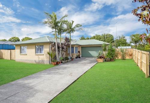 Flat Bush, Solid Brick & Tile Home , Property ID: 912001 | Barfoot & Thompson