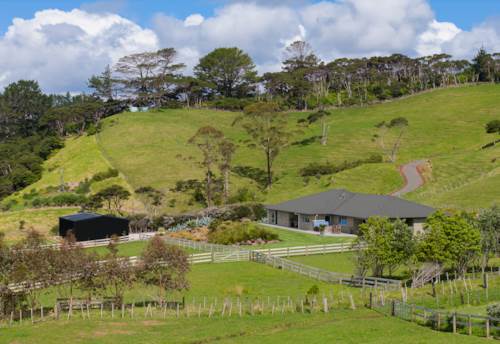 Waimauku, Discover the complete package, Property ID: 912063 | Barfoot & Thompson