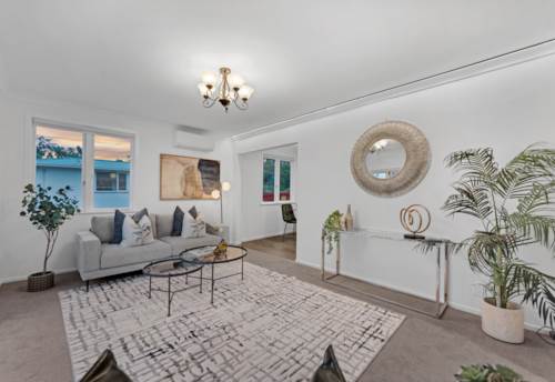 Henderson, Freehold, Great Location, Luxury Renovation - What else? , Property ID: 912315 | Barfoot & Thompson