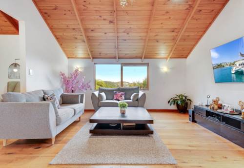 Totara Heights, Elevated Elegance with Panoramic Views!, Property ID: 911684 | Barfoot & Thompson