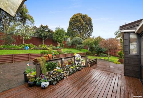 Totara Heights, Elevated Elegance with Panoramic Views!, Property ID: 911684 | Barfoot & Thompson