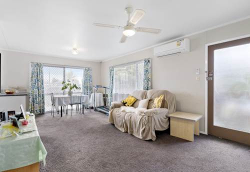 Henderson, Stepping Stone, Property ID: 913268 | Barfoot & Thompson